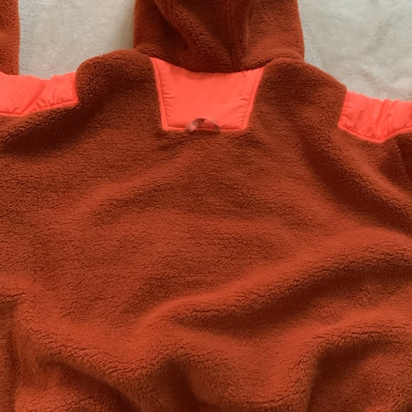 🌾NWOT FP Movement Lead The Pack pullover - Picture 9 of 10